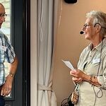202509811 Ben wordt b6edankt door Els van Genugten