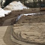 Zand verplaatsen gaat nog door tijdens de vorst febr.14 mvs