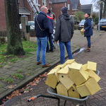 Nestkastjes in de kruiwagen