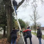 Op de hoek RectorZwijsenlaan Molenstraat wordt ook een kastje gehangen.