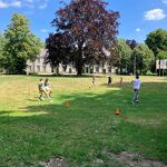 Kinderen spelen na openluchtviering Coudewater 29 juni nr. 20250611 