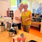 202509013 Mia en Annemiek hebben er zin in